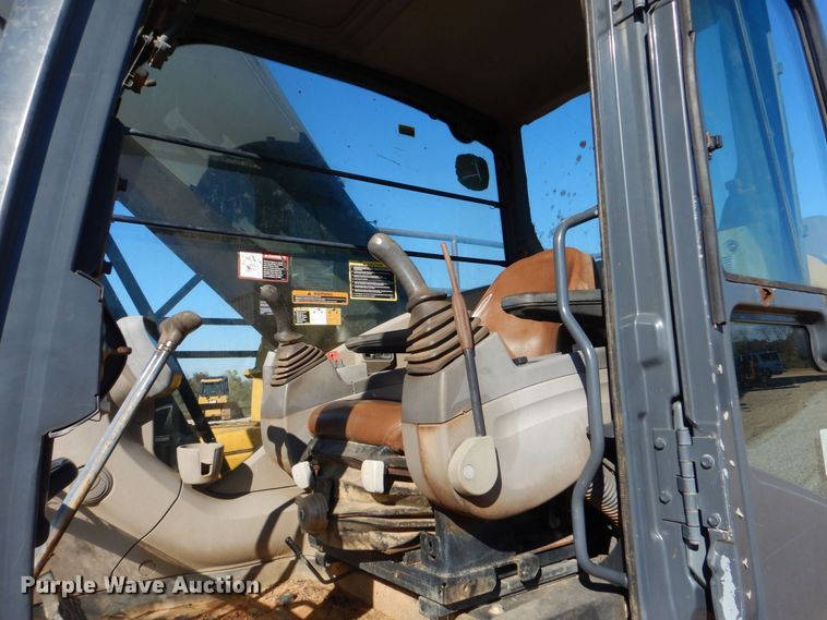 image for item DO1667 2007 John Deere 350D LC  excavator