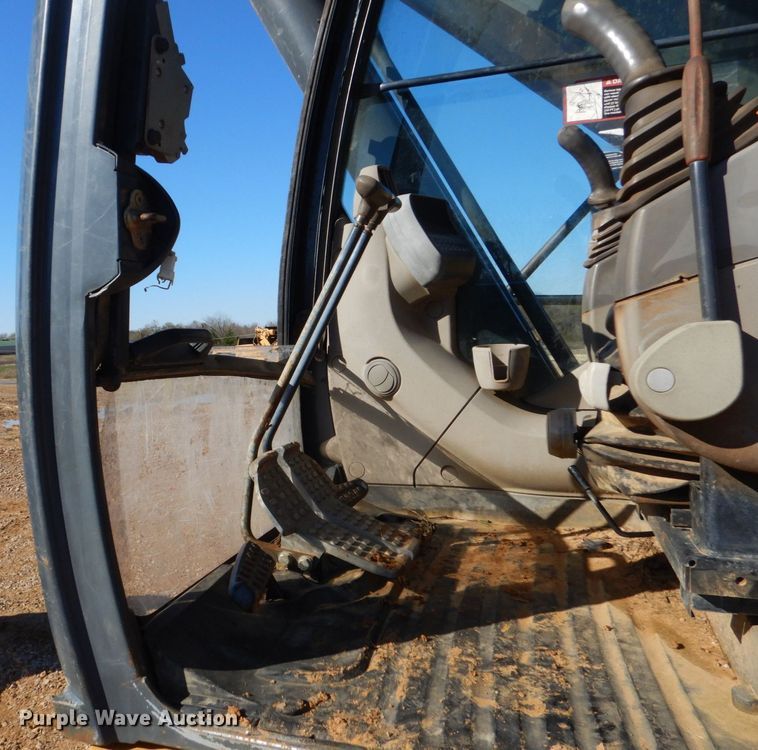 image for item DO1667 2007 John Deere 350D LC  excavator