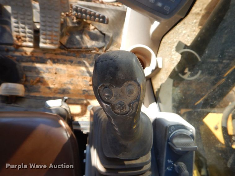 image for item DO1667 2007 John Deere 350D LC  excavator