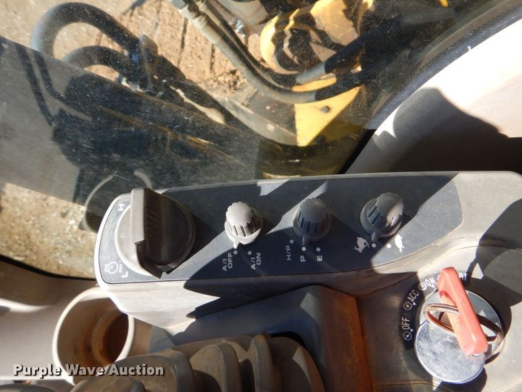 image for item DO1667 2007 John Deere 350D LC  excavator