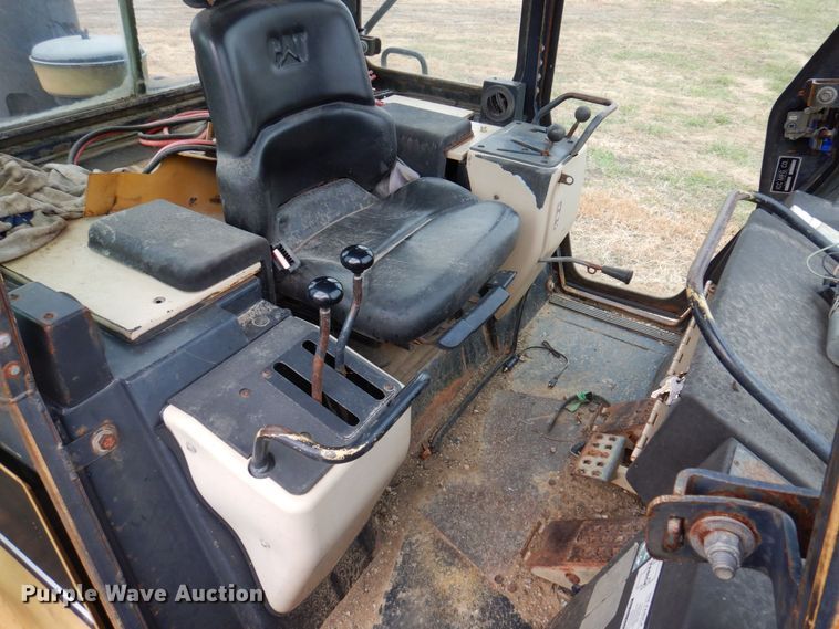 image for item DP0412 1996 Caterpillar 953C  track loader