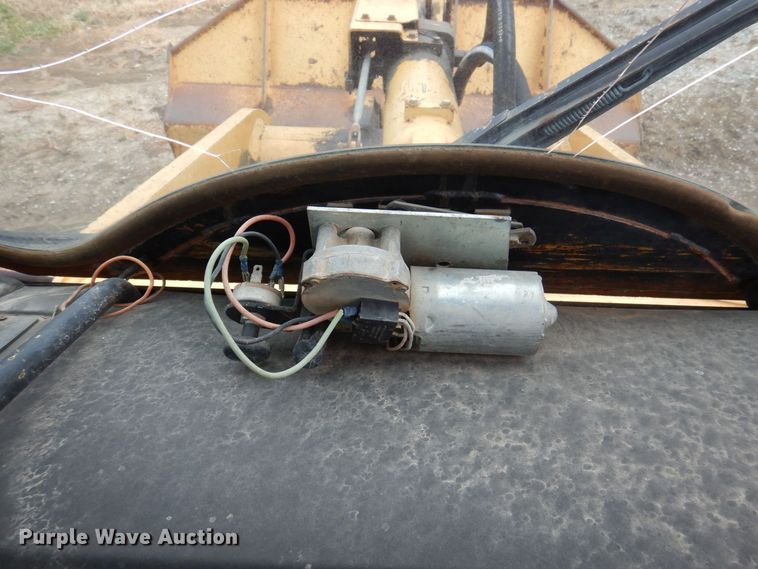 image for item DP0412 1996 Caterpillar 953C  track loader