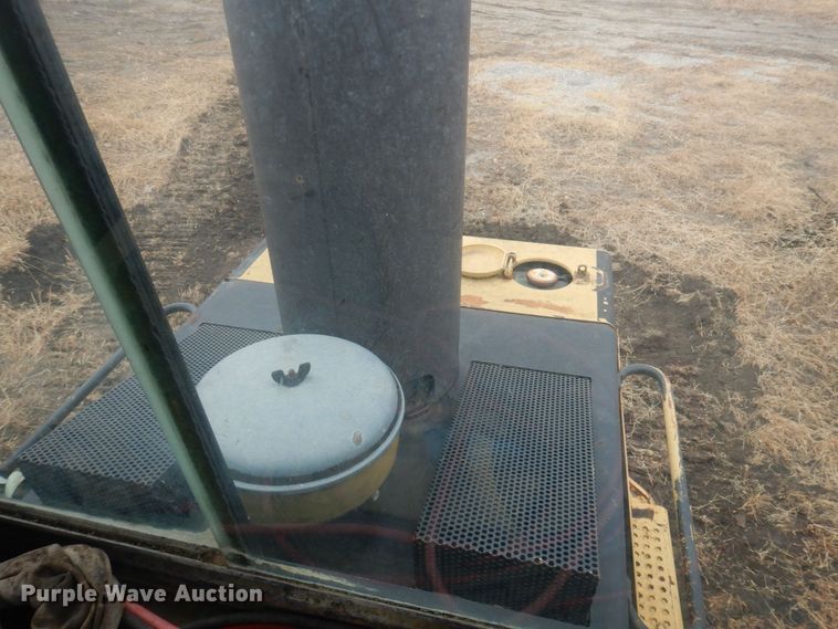 image for item DP0412 1996 Caterpillar 953C  track loader