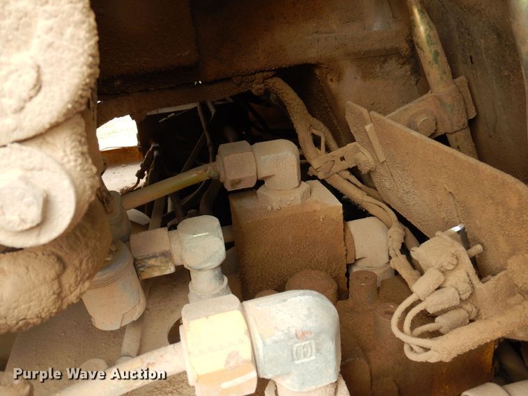 image for item DP0412 1996 Caterpillar 953C  track loader