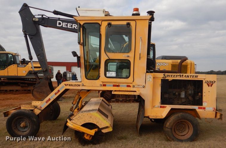 image for item DP8585 2003 Waldon SM250  broom