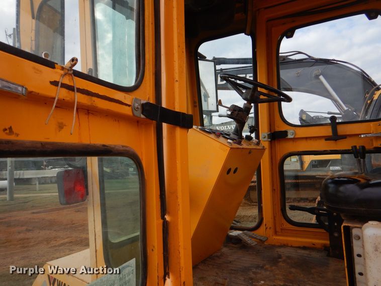 image for item DP8585 2003 Waldon SM250  broom