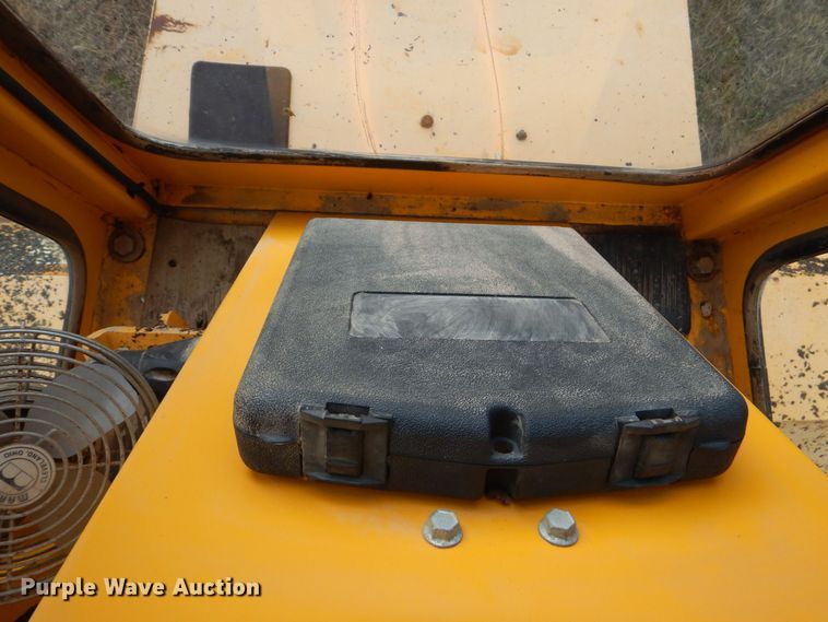 image for item DP8585 2003 Waldon SM250  broom