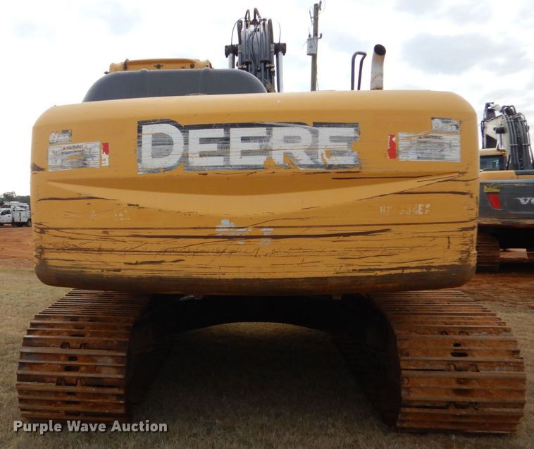 image for item DP8586 2011 John Deere 200D LC  excavator