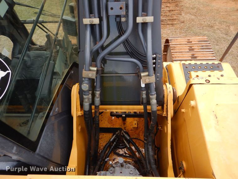 image for item DP8586 2011 John Deere 200D LC  excavator
