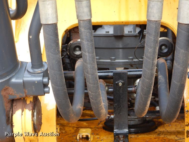 image for item DP8586 2011 John Deere 200D LC  excavator