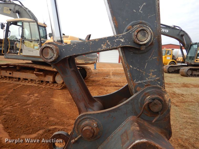 image for item DP8586 2011 John Deere 200D LC  excavator