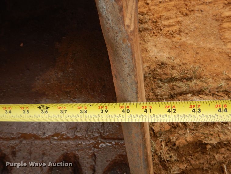 image for item DP8586 2011 John Deere 200D LC  excavator