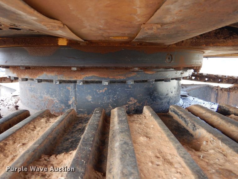 image for item DP8586 2011 John Deere 200D LC  excavator