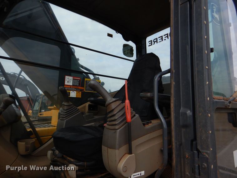 image for item DP8586 2011 John Deere 200D LC  excavator