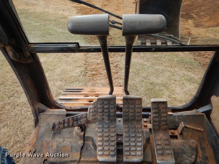 image for item DP8586 2011 John Deere 200D LC  excavator