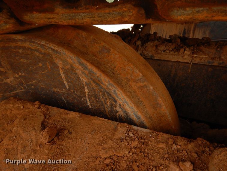 image for item DP8586 2011 John Deere 200D LC  excavator