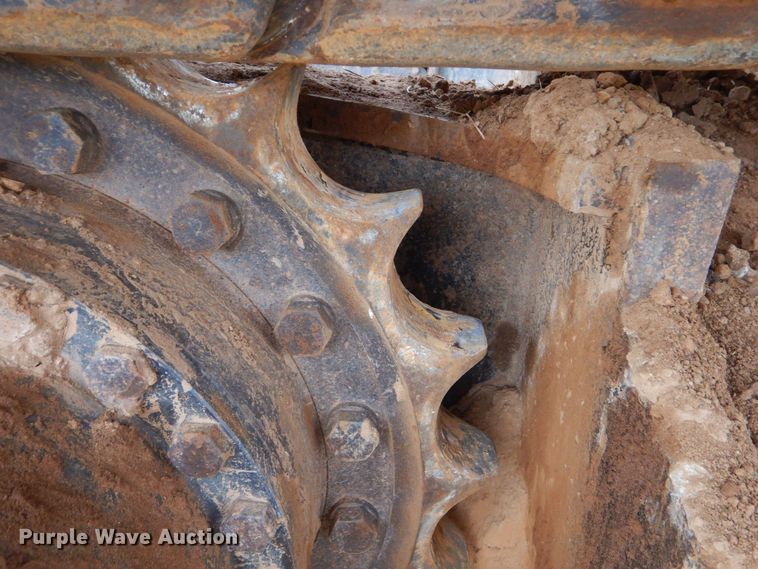 image for item DP8586 2011 John Deere 200D LC  excavator