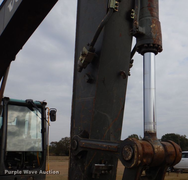 image for item DP8587 2013 Volvo EC220DL  excavator