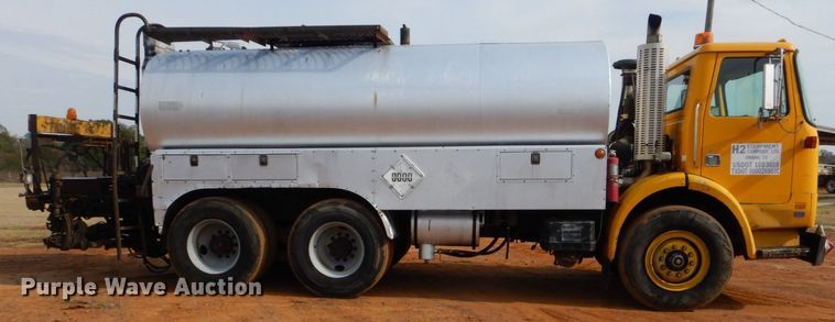 image for item DP8589 1988 White GMC WX  oil distributor truck