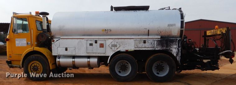 image for item DP8589 1988 White GMC WX  oil distributor truck