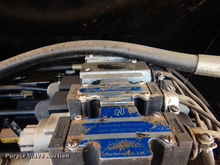 image for item DP8589 1988 White GMC WX  oil distributor truck