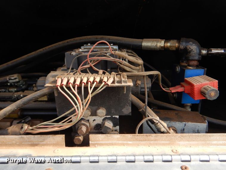 image for item DP8589 1988 White GMC WX  oil distributor truck