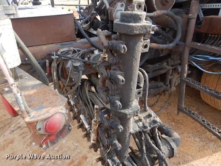 image for item DP8589 1988 White GMC WX  oil distributor truck