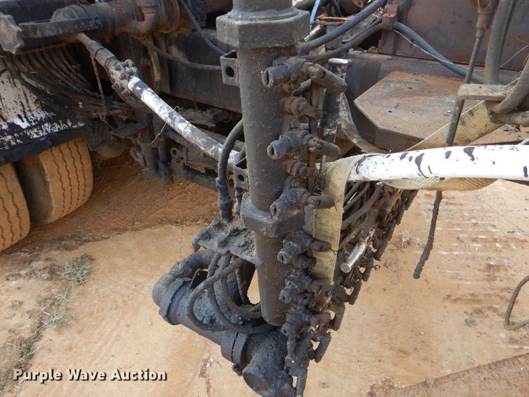 image for item DP8589 1988 White GMC WX  oil distributor truck