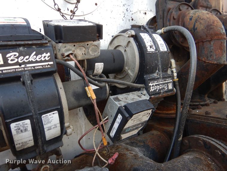 image for item DP8589 1988 White GMC WX  oil distributor truck