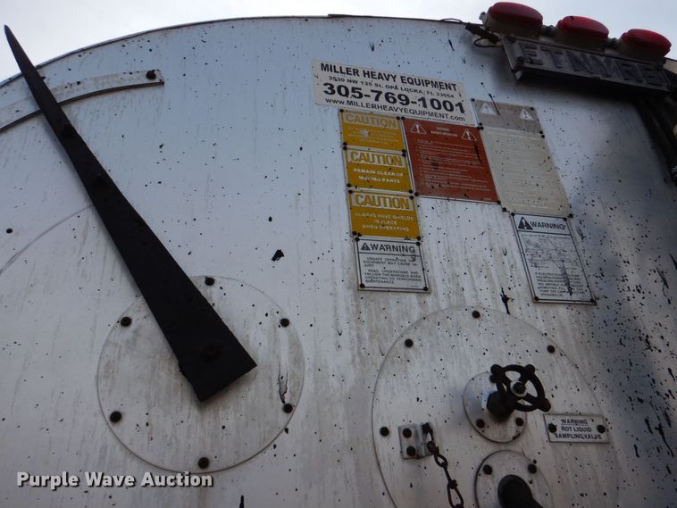 image for item DP8589 1988 White GMC WX  oil distributor truck