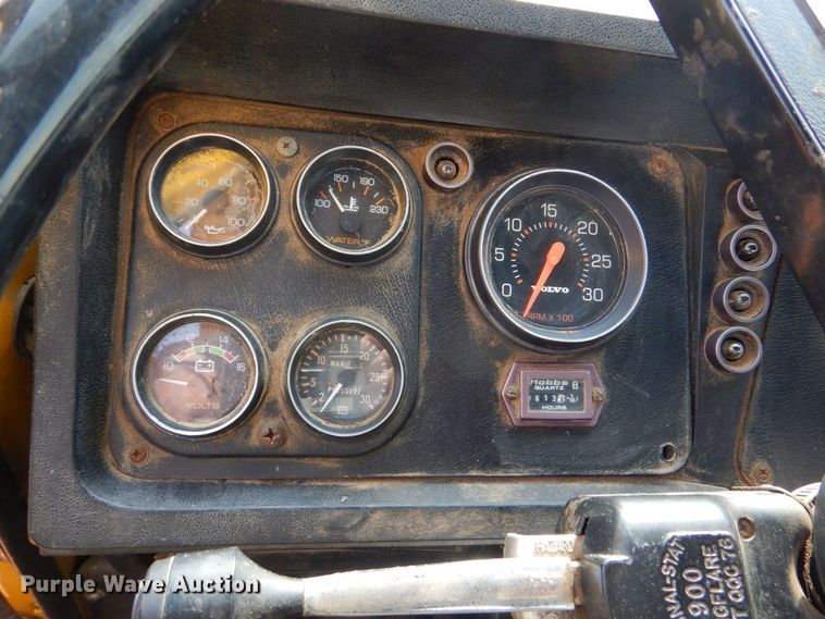 image for item DP8589 1988 White GMC WX  oil distributor truck