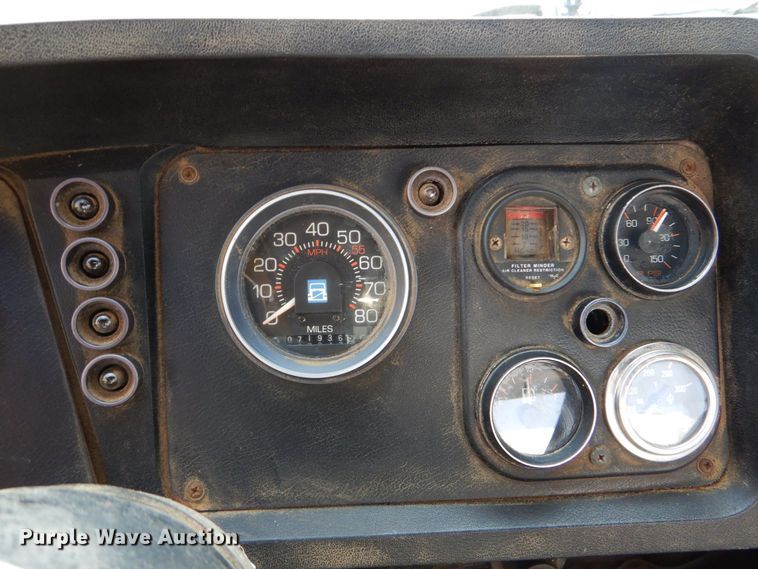 image for item DP8589 1988 White GMC WX  oil distributor truck