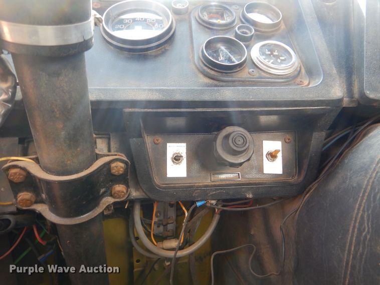 image for item DP8589 1988 White GMC WX  oil distributor truck