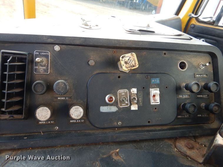 image for item DP8589 1988 White GMC WX  oil distributor truck