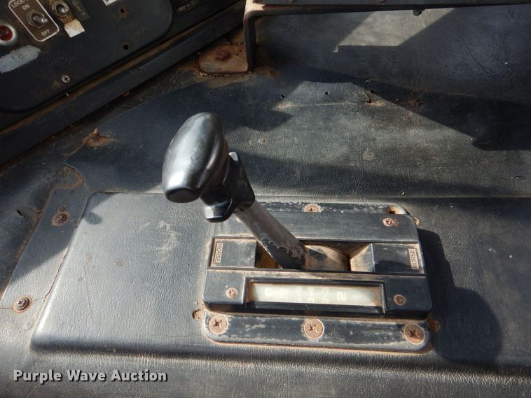 image for item DP8589 1988 White GMC WX  oil distributor truck