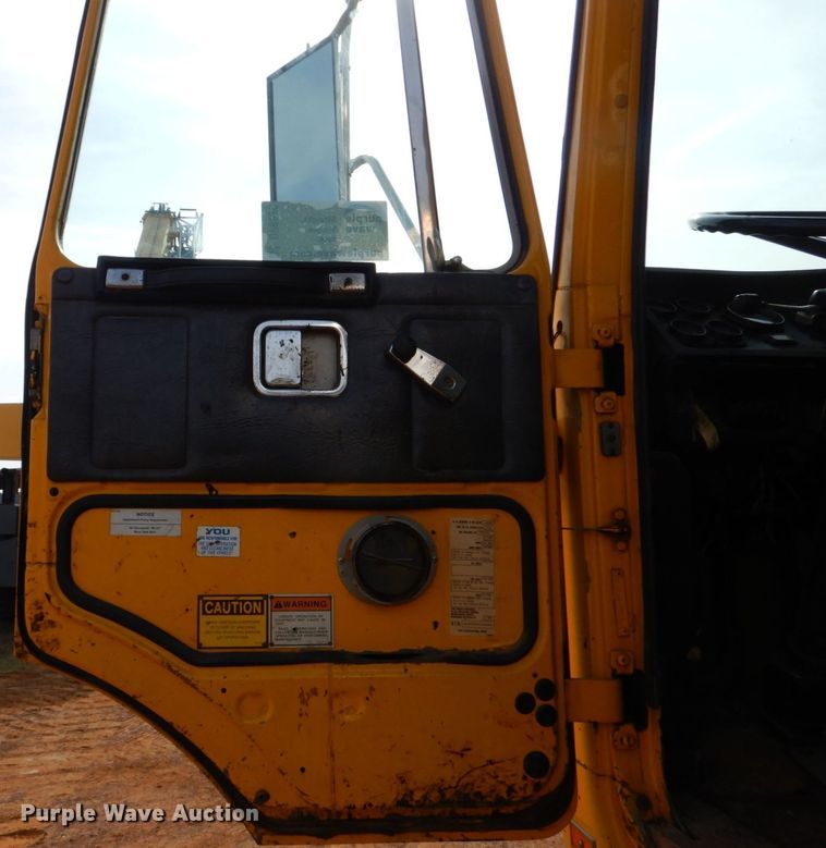 image for item DP8589 1988 White GMC WX  oil distributor truck