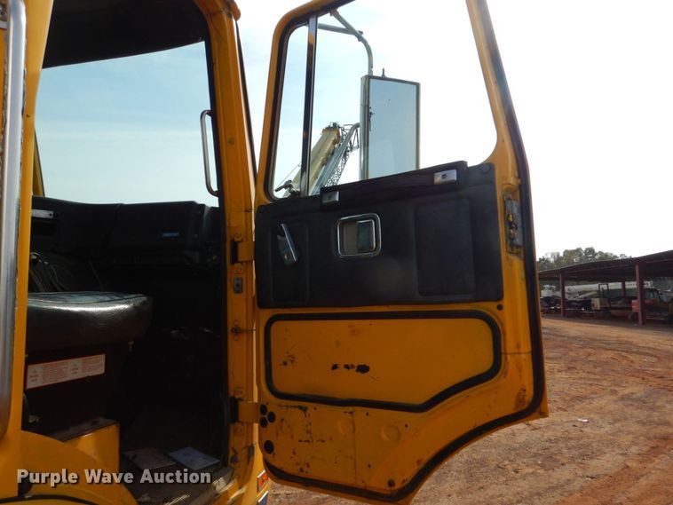 image for item DP8589 1988 White GMC WX  oil distributor truck