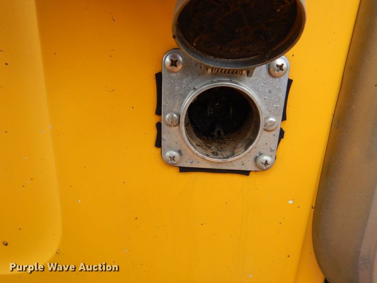 image for item DP8589 1988 White GMC WX  oil distributor truck