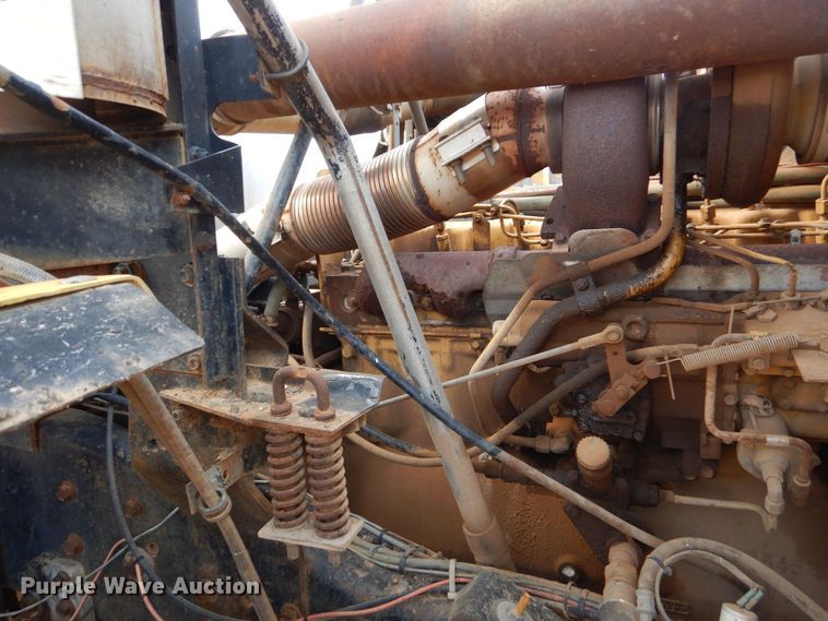 image for item DP8589 1988 White GMC WX  oil distributor truck