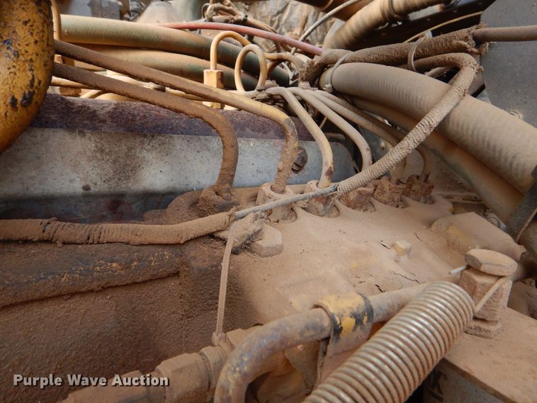 image for item DP8589 1988 White GMC WX  oil distributor truck