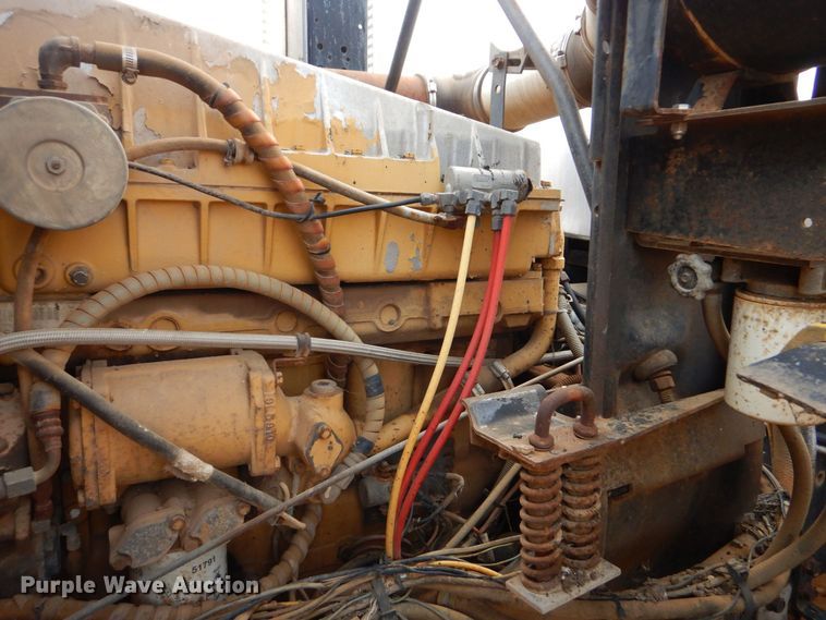 image for item DP8589 1988 White GMC WX  oil distributor truck