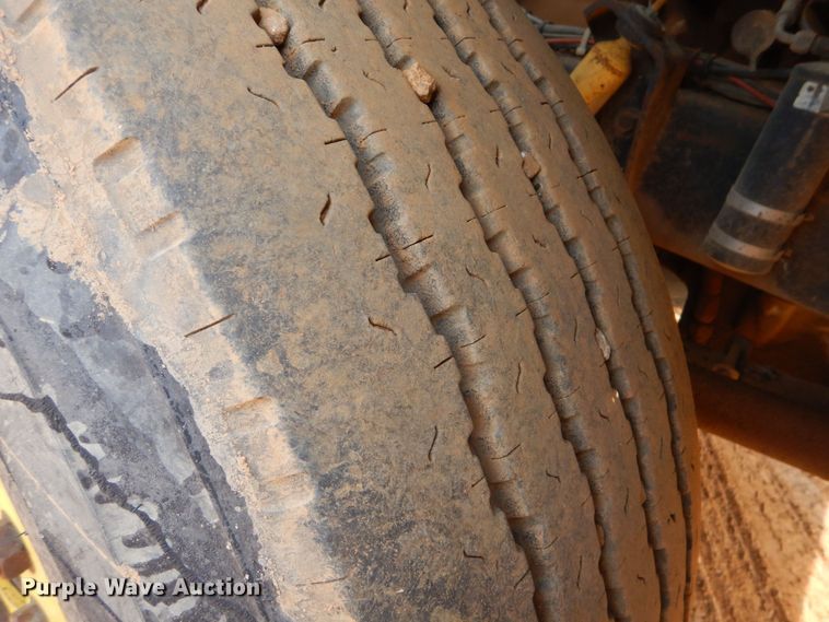 image for item DP8589 1988 White GMC WX  oil distributor truck