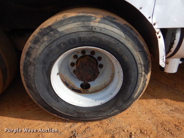 image for item DP8589 1988 White GMC WX  oil distributor truck