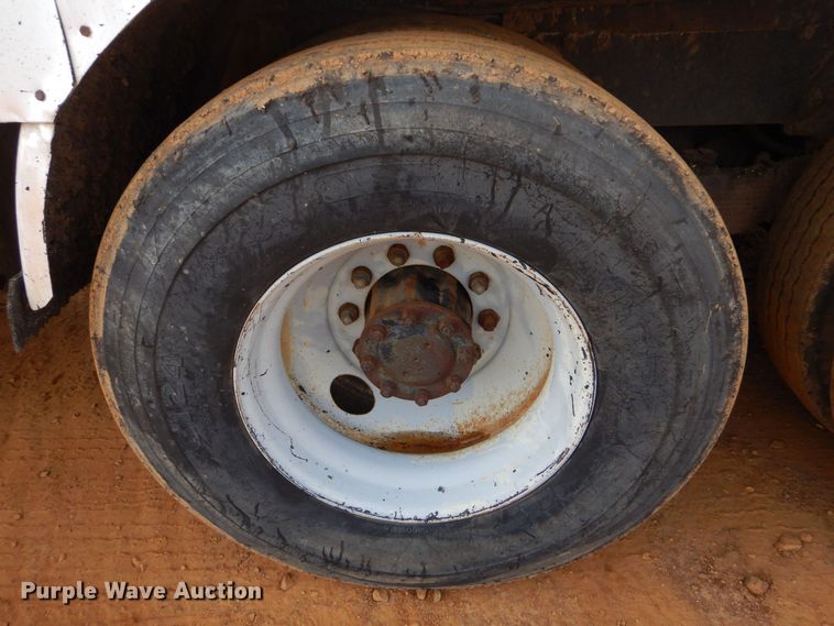 image for item DP8589 1988 White GMC WX  oil distributor truck