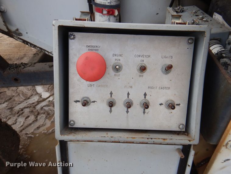 image for item DQ1875 Carlson WP-800  windrow elevator