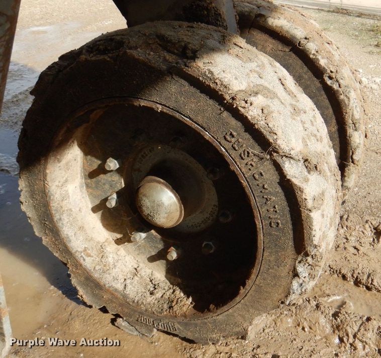 image for item DQ1875 Carlson WP-800  windrow elevator