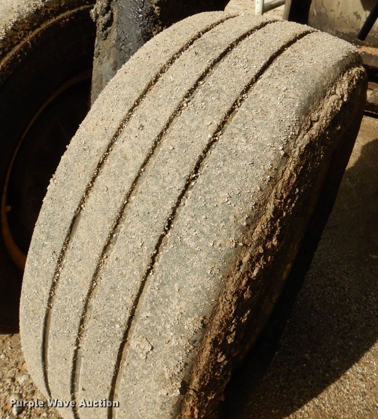 image for item DQ1875 Carlson WP-800  windrow elevator