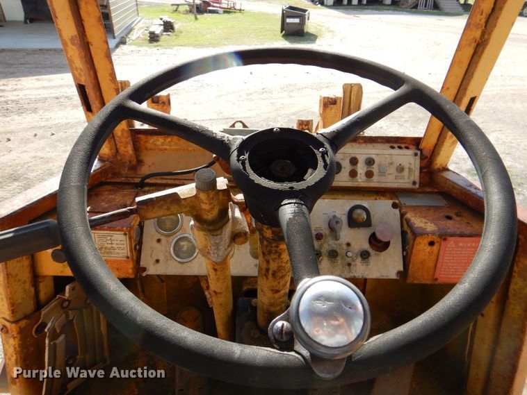 image for item DQ1876 1980 Caterpillar 930  wheel loader