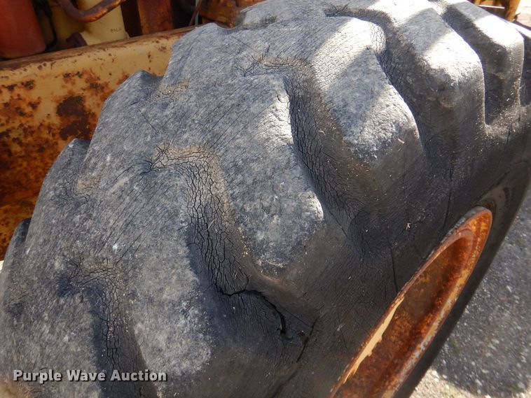 image for item DQ1876 1980 Caterpillar 930  wheel loader