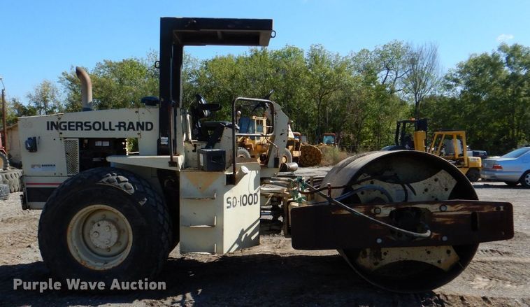image for item DQ1879 1992 Ingersoll Rand SD-100D  single drum roller